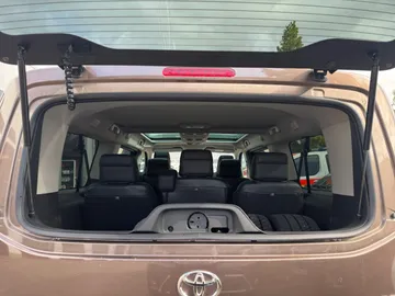 Car image 34