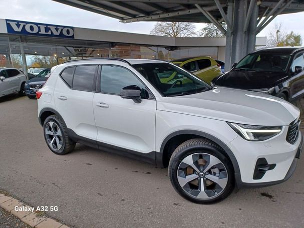 Volvo XC40 B4 Plus Dark 145 kW image number 1