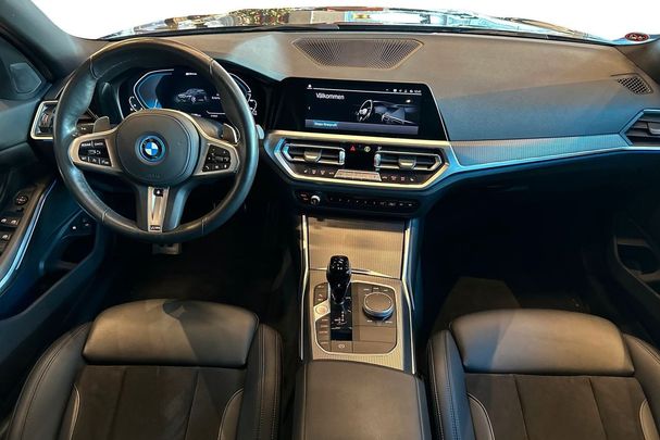 BMW 330e Touring M Sport xDrive 216 kW image number 11