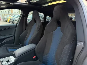 Car image 33