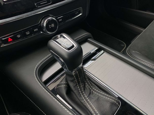 Volvo V90 T4 140 kW image number 31