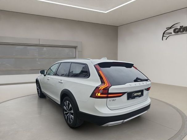 Volvo V90 Cross Country AWD B4 145 kW image number 3