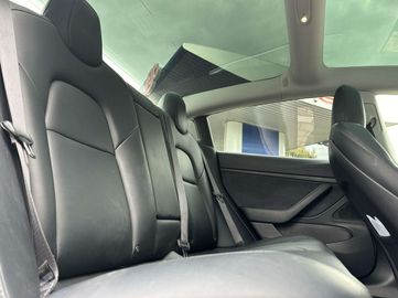 Car image 36