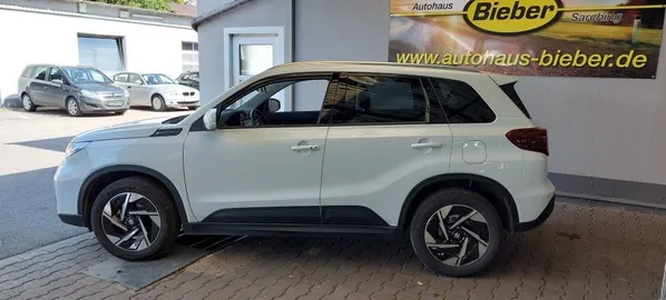 Car image 4