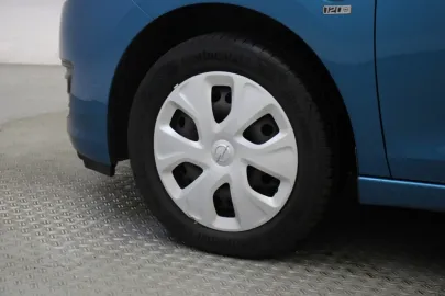 Car image 28