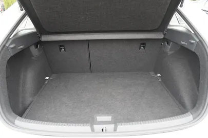 Car image 36