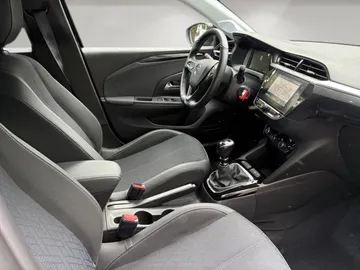 Car image 15