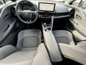 Car image 4