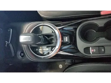 Car image 28