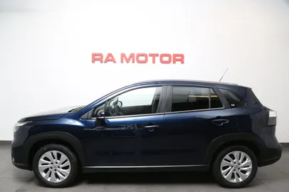 Car image 5