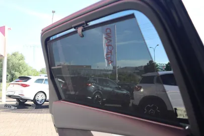 Car image 36