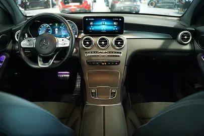 Car image 34