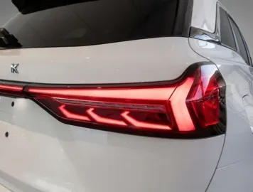 Car image 30