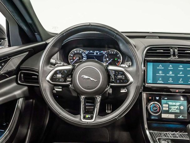 Jaguar XE P250 184 kW image number 37