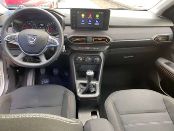 Car image 11