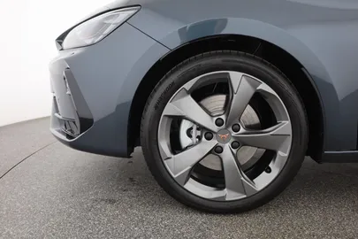 Car image 30