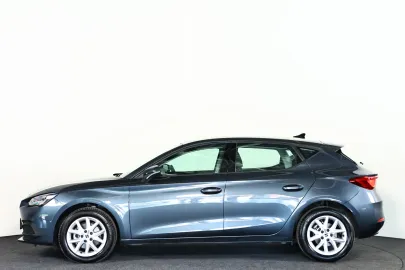 Car image 32