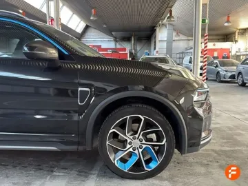 Car image 40