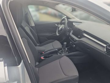 Car image 10