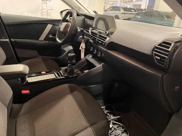 Car image 21