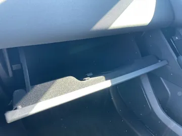 Car image 40