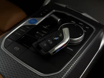 Car image 37