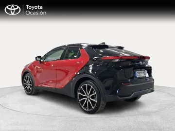 Car image 4