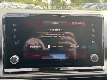 Car image 27