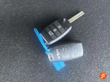 Car image 24
