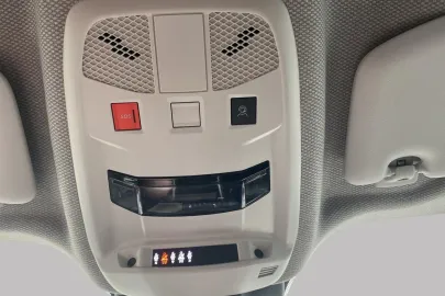 Car image 35