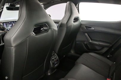 Car image 37