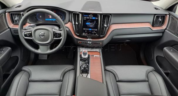 Volvo XC60 AWD B5 184 kW image number 3