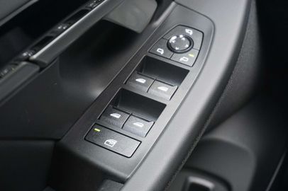 Car image 36