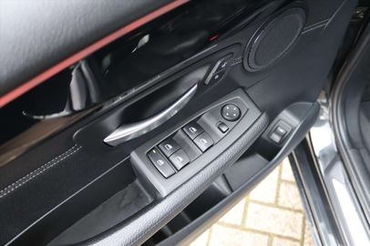 Car image 37