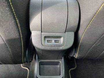 Car image 32