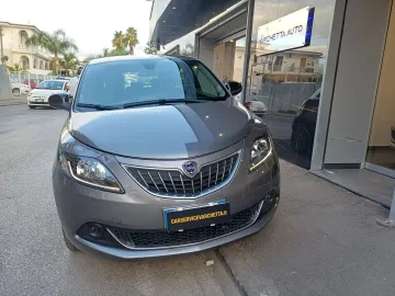 Car image 3