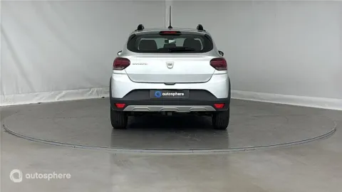 Car image 5