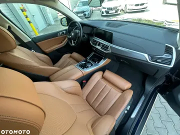 Car image 36