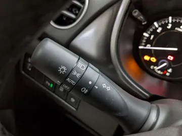 Car image 30