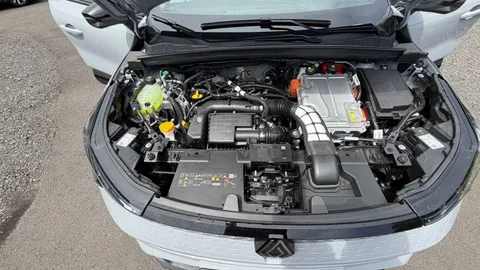 Car image 25