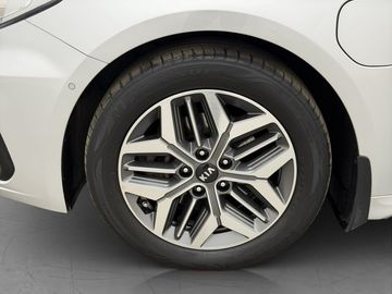 Car image 34