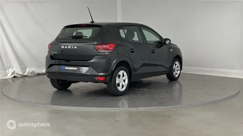 Car image 5