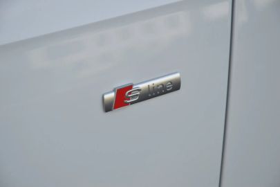 Car image 33