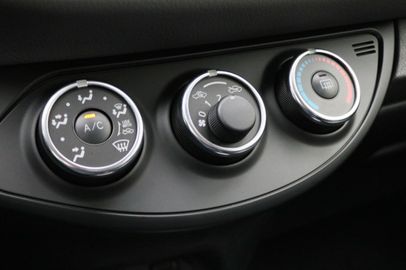 Car image 36