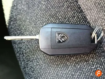 Car image 27