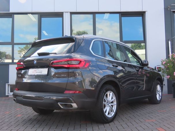 BMW X5 xDrive30d 210 kW image number 3