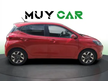 Car image 4