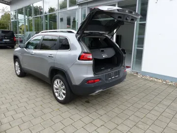Car image 24