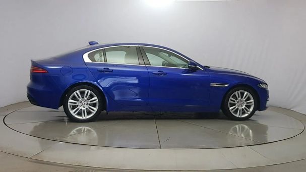 Jaguar XE 132 kW image number 4