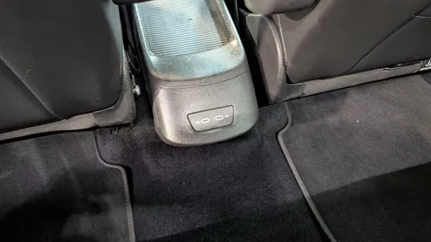 Car image 27